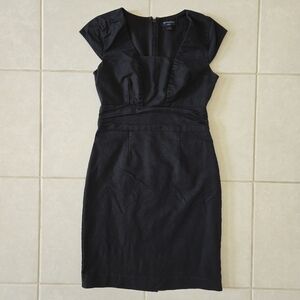 White House Black Market scoop neck cap sleeve pleated dress Black Petite 2P